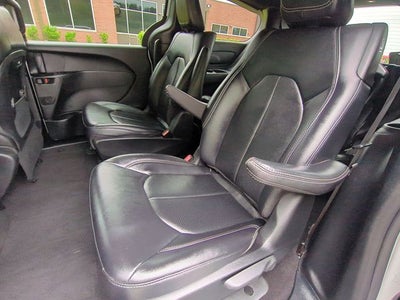 2024 Chrysler Pacifica Hybrid Select