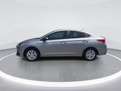 2022 Hyundai Accent SE