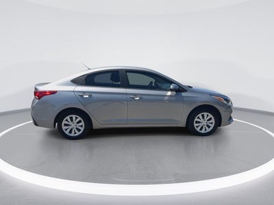 2022 Hyundai Accent SE