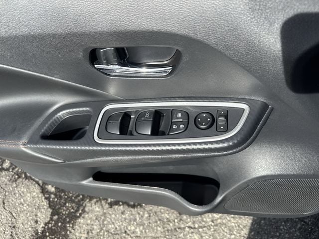 2024 Nissan Versa 1.6 SR