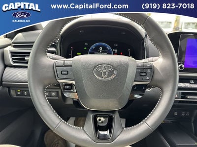 2025 Toyota Camry SE