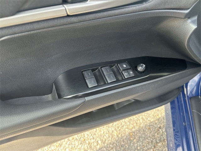 2025 Toyota Camry SE HYBRID