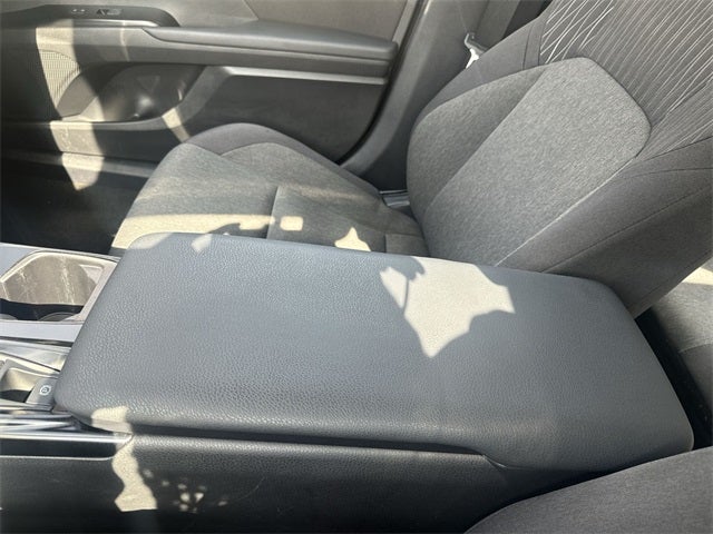 2025 Toyota Camry SE HYBRID