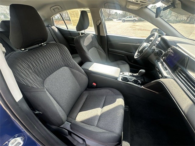 2025 Toyota Camry SE HYBRID