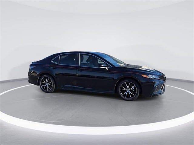 2024 Toyota Camry Hybrid SE