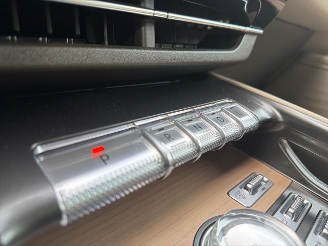 2025 Lincoln Nautilus Reserve