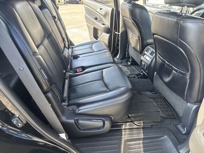 2020 Nissan Pathfinder SL