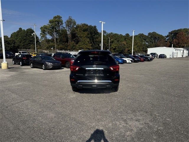 2020 Nissan Pathfinder SL