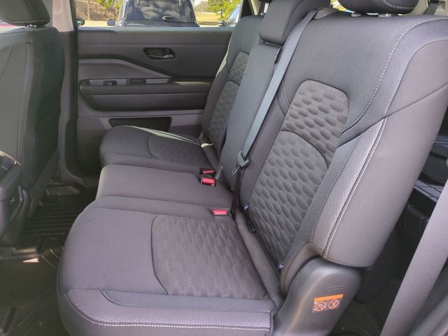 2025 Nissan Pathfinder S