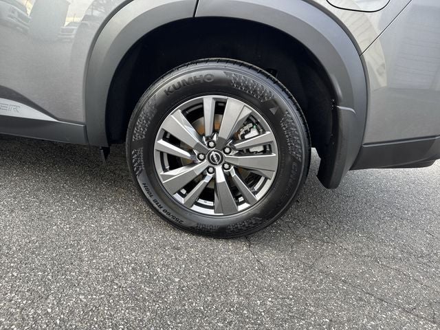 2024 Nissan Pathfinder S