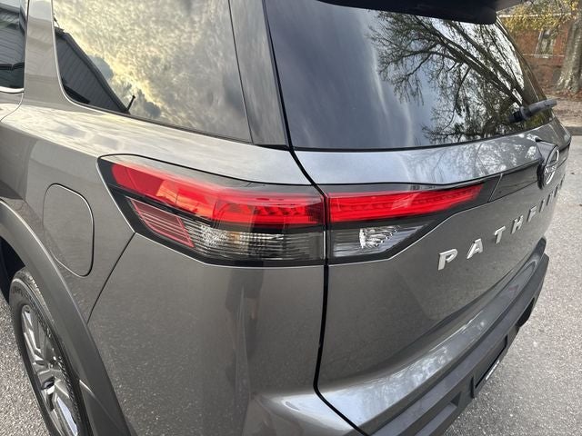 2024 Nissan Pathfinder S