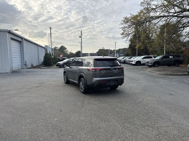 2024 Nissan Pathfinder S