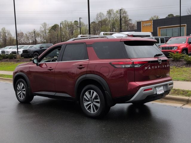 2023 Nissan Pathfinder SL