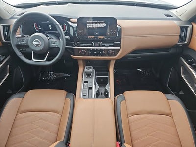 2025 Nissan Pathfinder Platinum