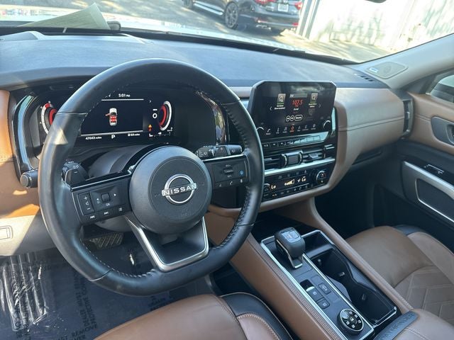 2023 Nissan Pathfinder Platinum