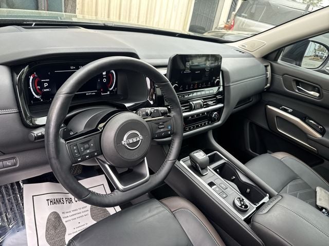 2024 Nissan Pathfinder Platinum