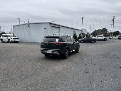 2024 Nissan Pathfinder Platinum