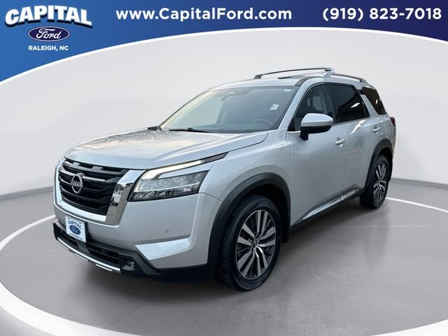 2022 Nissan Pathfinder Platinum