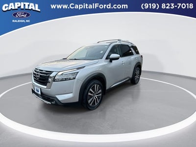 2022 Nissan Pathfinder Platinum