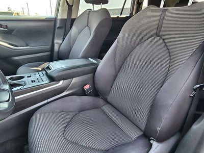 2022 Toyota Highlander LE