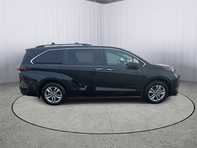 2023 Toyota Sienna Woodland Edition 7 Passenger