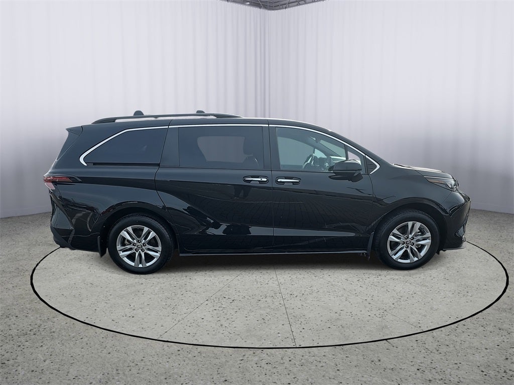 2023 Toyota Sienna Woodland Edition 7 Passenger