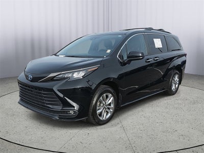 2023 Toyota Sienna Woodland Edition 7 Passenger