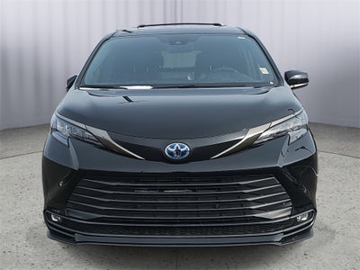 2023 Toyota Sienna Woodland Edition 7 Passenger