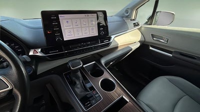 2023 Toyota Sienna XLE 8 Passenger