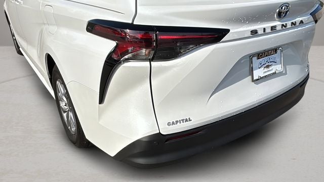 2023 Toyota Sienna XLE 8 Passenger