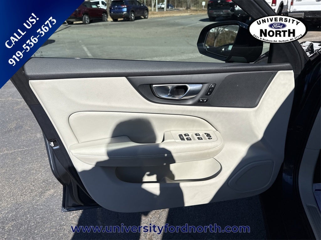 2024 Volvo S60 B5 Core Dark Theme