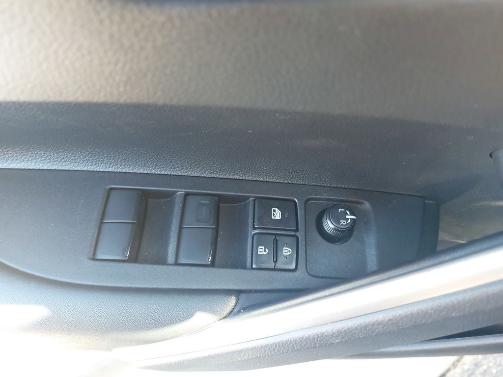 2023 Toyota Corolla Cross Hybrid SE