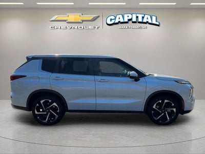 2023 Mitsubishi Outlander SE