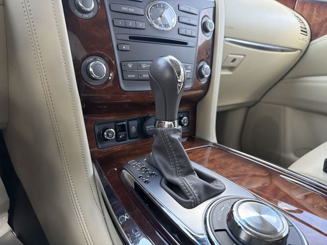 2017 INFINITI QX80 DELUXE