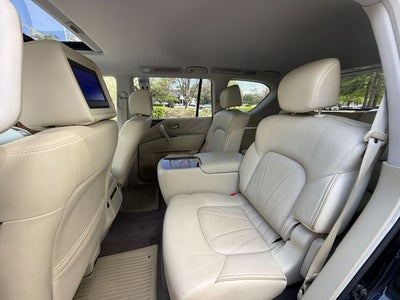 2017 INFINITI QX80 DELUXE