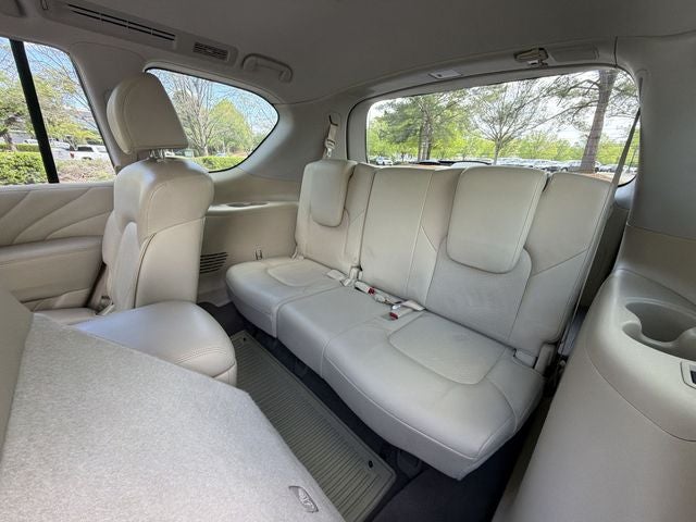 2017 INFINITI QX80 DELUXE