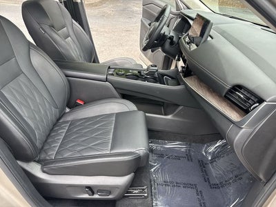 2024 Nissan Rogue Platinum