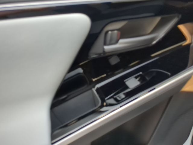 2025 Subaru Solterra Limited