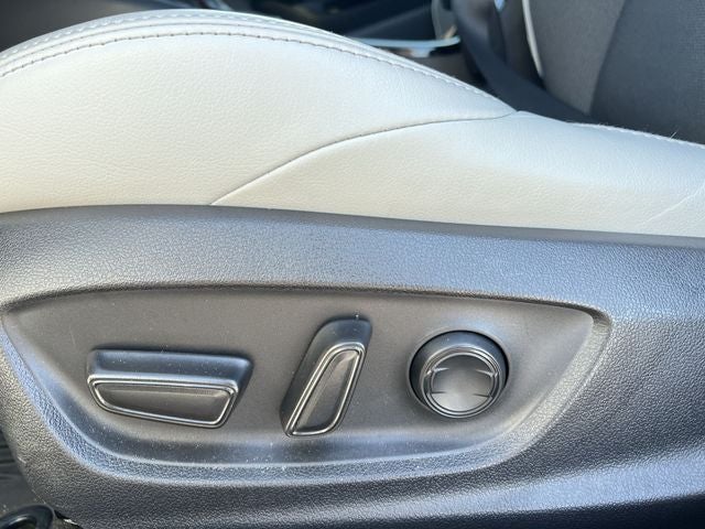 2025 Toyota Corolla Hatchback XSE