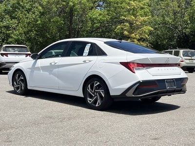 2025 Hyundai Elantra SEL Convenience