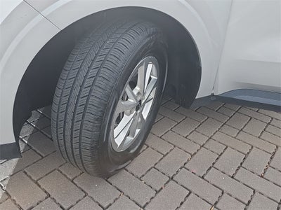 2023 Kia Carnival LX