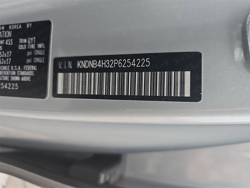 2023 Kia Carnival LX