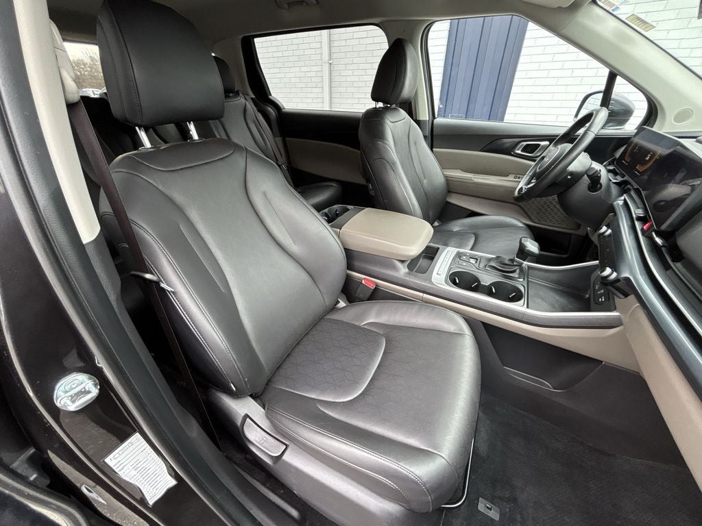 2025 Kia Carnival LXS