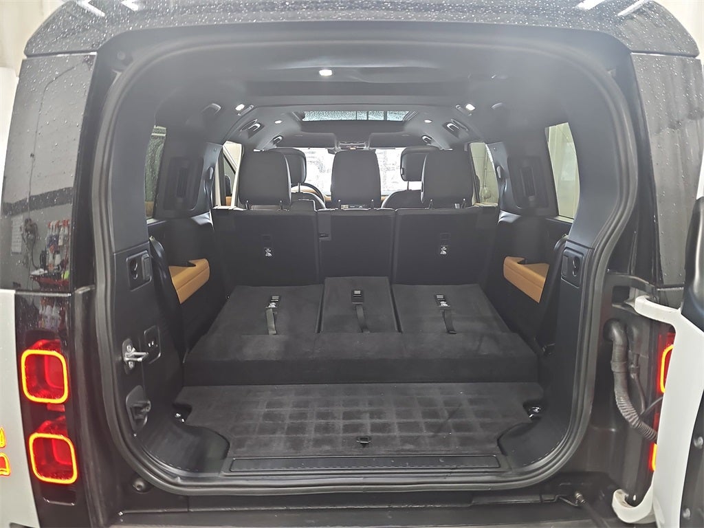 2023 Land Rover Defender 130 X-Dynamic SE