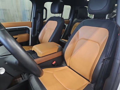 2023 Land Rover Defender 130 X-Dynamic SE
