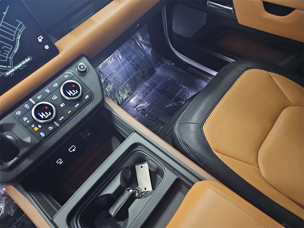 2023 Land Rover Defender 130 X-Dynamic SE