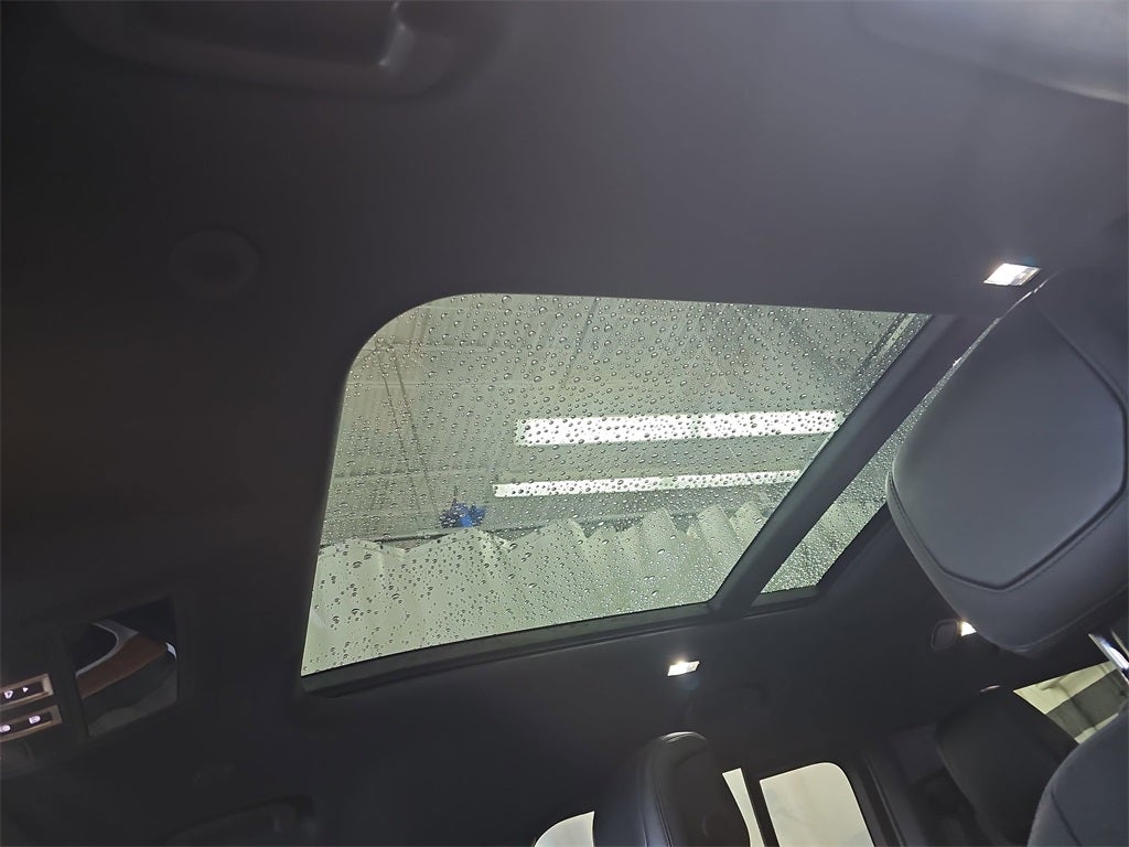 2023 Land Rover Defender 130 X-Dynamic SE