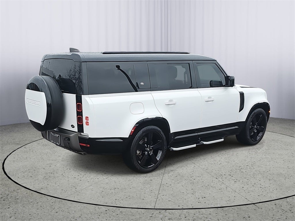 2023 Land Rover Defender 130 X-Dynamic SE