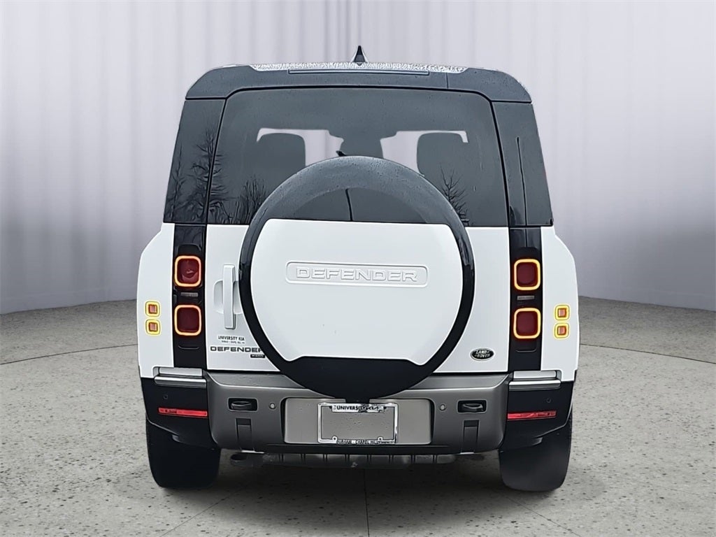 2023 Land Rover Defender 130 X-Dynamic SE