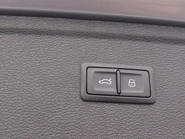 2022 Audi SQ5 Premium Plus quattro